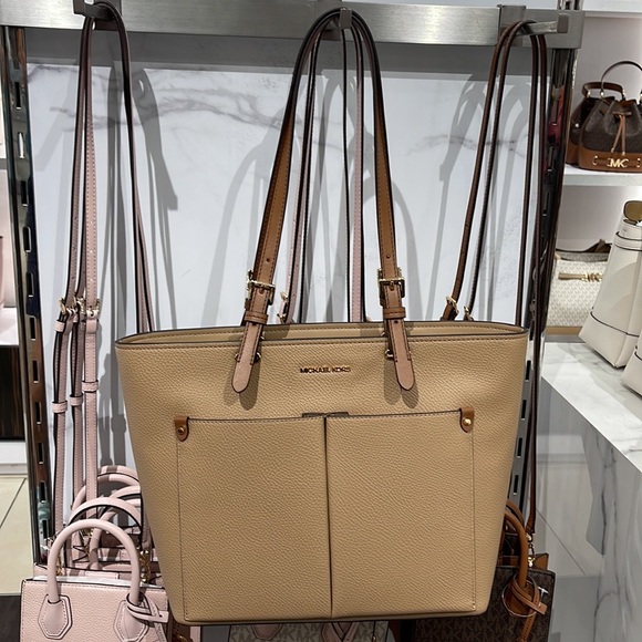 MICHAEL KORS JET SET TRAVEL MEDIUM DOUBLE POCKET TOTE NON-LEATHER VEGAN 
Camel - Picture 5 of 16